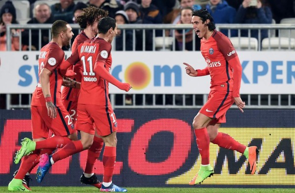 Cavani y Di María dan triunfo al PSG antes de recibir al Barcelona