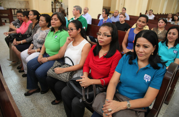 'Sigan informando sin pelos en la lengua, ni en la pluma”