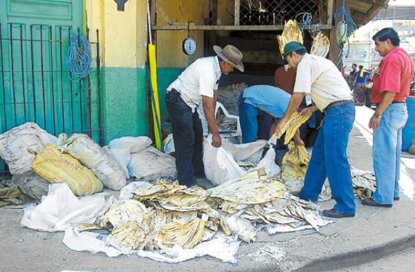 Salud decomisó 679 libras de pescado seco