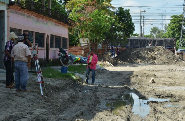 Inician pavimentación de avenida en la colonia Luisiana