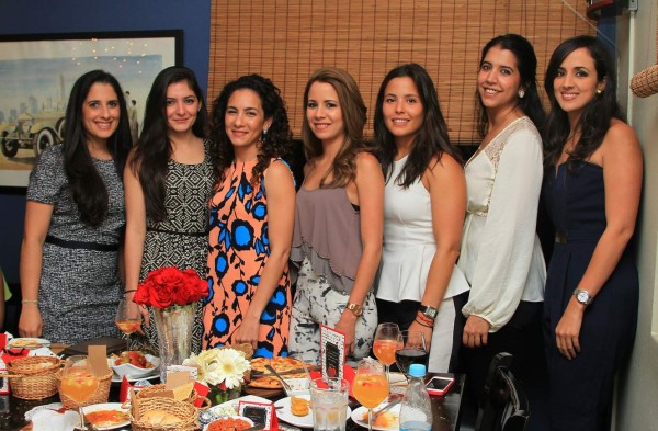 Velada de emociones para Paulina Kattán