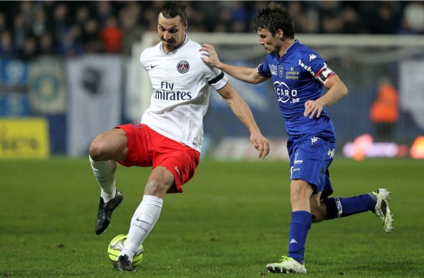 El PSG pierde ocasión de situarse líder tras caer con el Bastia