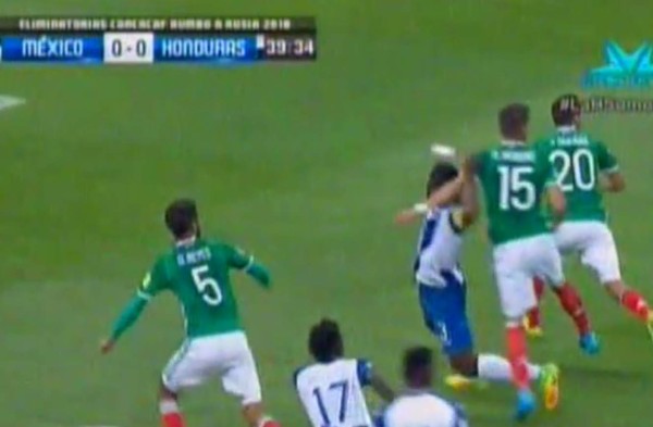 Video: El penal que no le sancionaron a Honduras en el Azteca