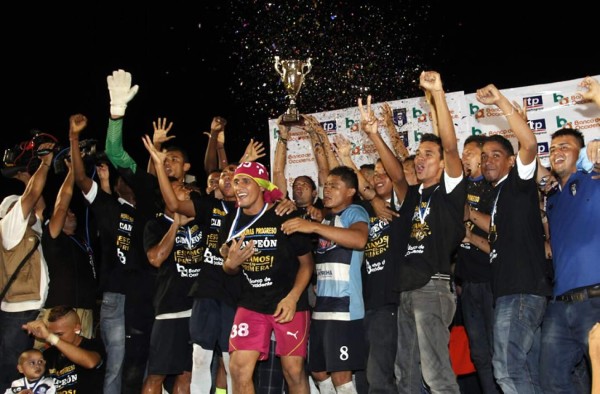 El Honduras Progreso golea al Juticalpa y es de Primera División