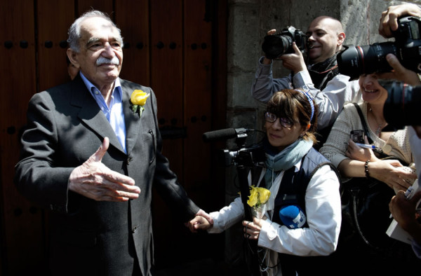 Con 'Las mañanitas' le celebran cumpleaños 87 a Gabriel García Márquez