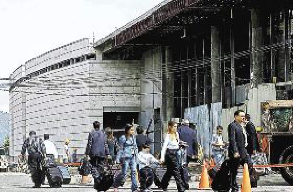 Renuevan fianza de $10 millones por aeropuertos
