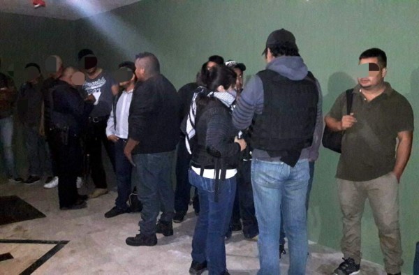 Rescatan a 21 migrantes hondureños secuestrados en hotel de México