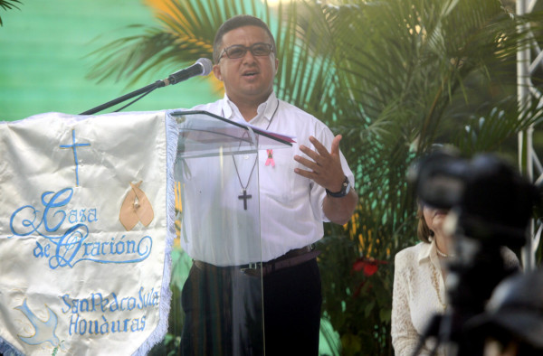 Más de mil personas rezan por la paz motivadas por el Papa