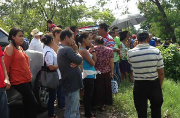 Matan a hombres a balazos y machetazos