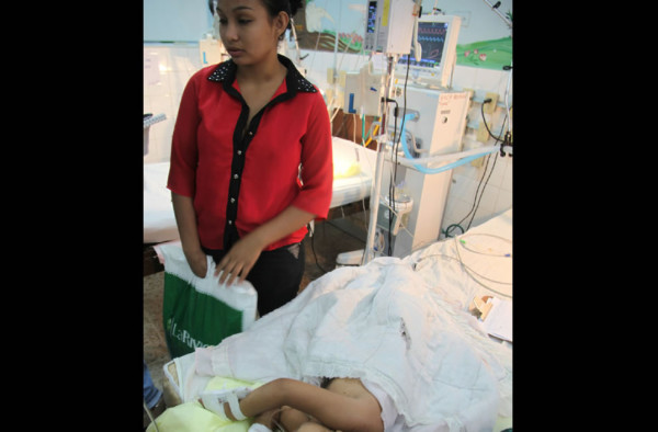 ﻿Niña herida por bala perdida lucha por su vida en San Pedro Sula