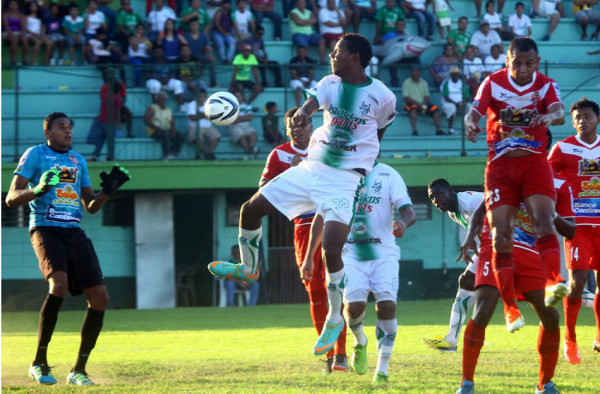 Platense se luce y golea a la Real Sociedad