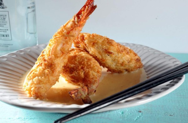 Cómo preparar camarones empanizados en coco