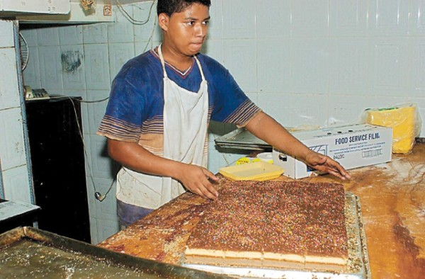 Otorgan financiamiento a microempresarios