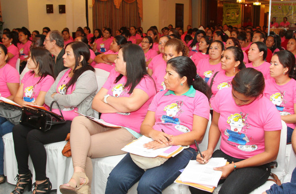 Luchan por mejorar condiciones laborales