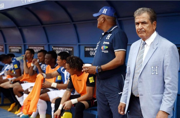 Selección de Honduras tendrá un entrenador interino y será catracho