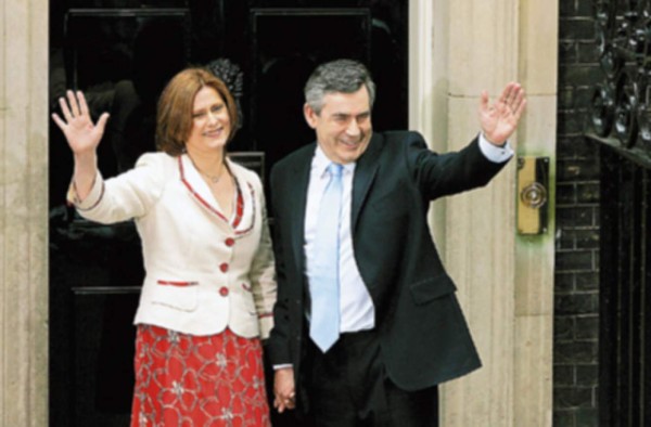 Brown asume con 'nuevas prioridades”