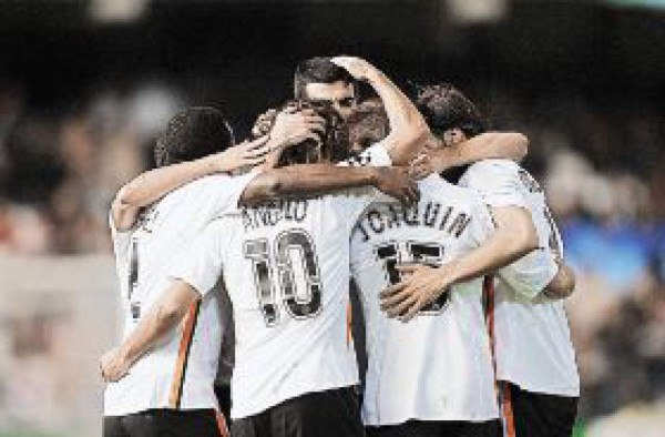 Olympiacos le da un respiro al Valencia