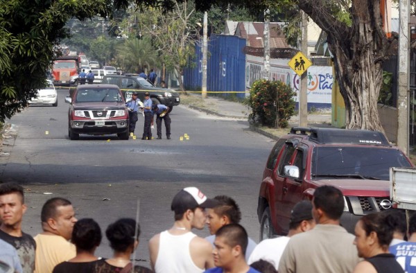 Encuentran dos carros que usaron en masacre de Cabañas