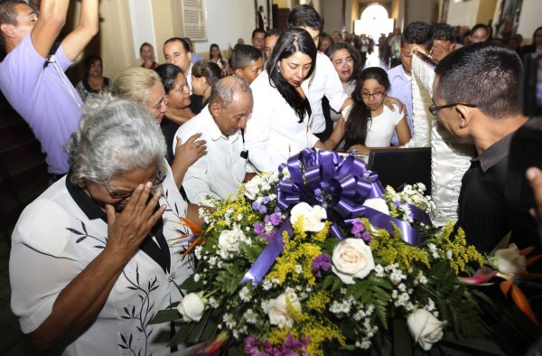 Esposa de Eduardo Montes pide no incitar más al odio  