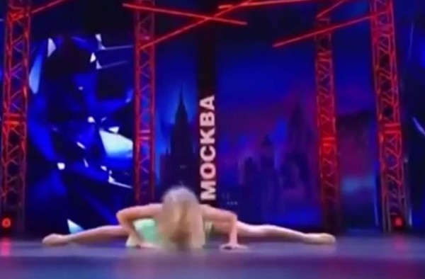Bailarina rusa se rompe la nariz durante presentación en vivo