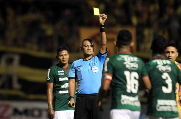 Melvin Matamoros, el árbitro de la final Motagua-Marathón