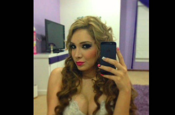 Autodefensas de México: Melissa, la barbie grupera, es hija de narco