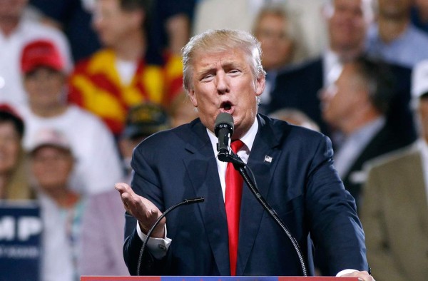 Trump se queda 'pobre' en la carrera por la Casa Blanca