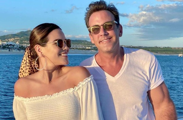 ¡Que romántico! Así fue la boda secreta de Carlos Ponce y Karina Banda