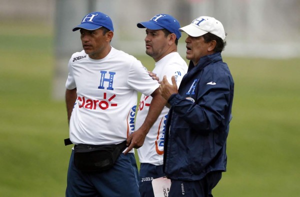 Pinto solicitó un informe antes de desconvocar a Noel y a Ever