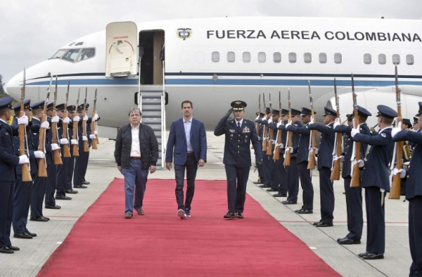 Guaidó convoca masiva protesta para regresar a Venezuela
