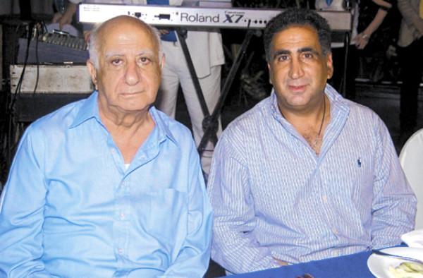 Fiesta por un éxito rotundo de Pacasa