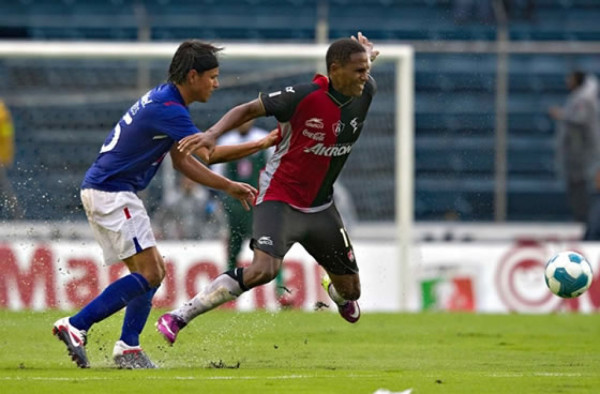 Georgie Welcome debutó con una derrota en el Atlas