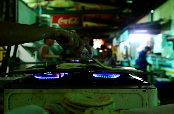 Bajarán precios de los combustibles