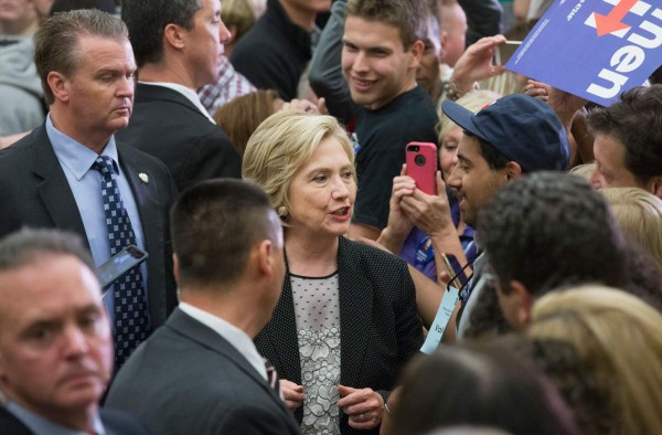 Hillary Clinton tenía derecho a borrar correos electrónicos privados