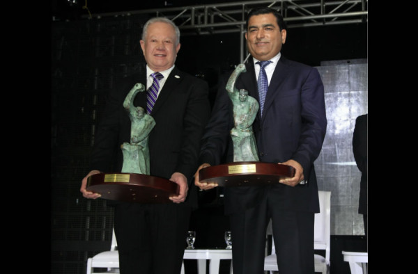 Honduras: El Forjador 2013 para dos empresarios exitosos