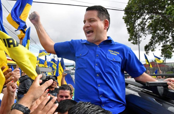 'Ungido por Dios': Fabricio Alvarado, el pastor que busca la presidencia