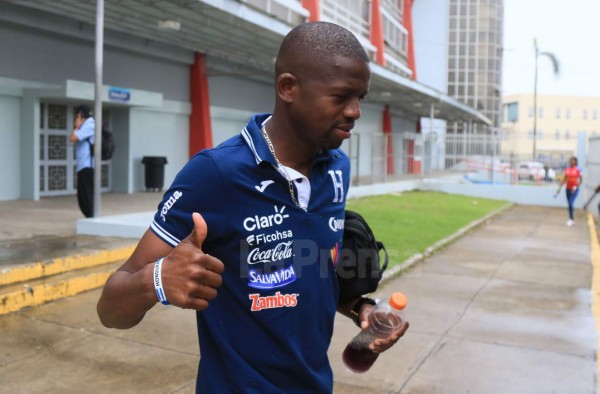 Selección de Honduras madrugó a entrenar en el Rommel Fernández