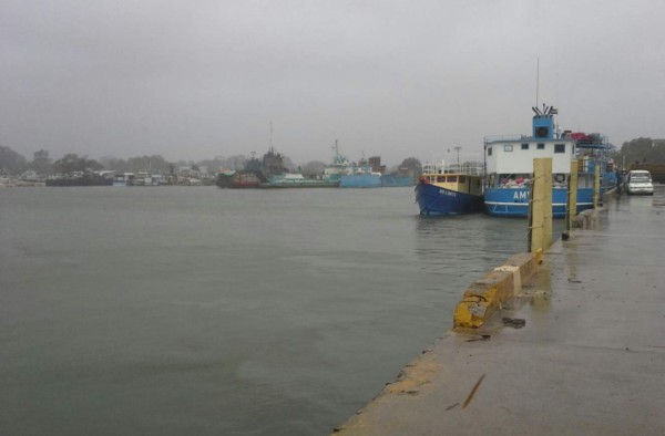 Suspenden vuelos en aeropuertos de La Ceiba y Roatán