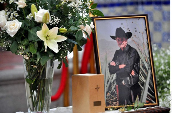 Dan el adiós a Mario Almada&nbsp;&nbsp;