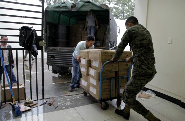 Llega lote de antibióticos y anestésicos al Hospital Atlántida