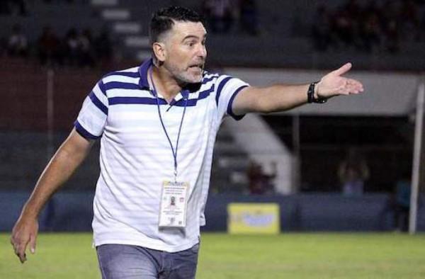 Fernando Araújo vuelve al fútbol hondureño.