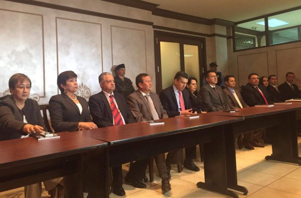 Nuevos magistrados de la Corte se reúnen con Rivera Avilés