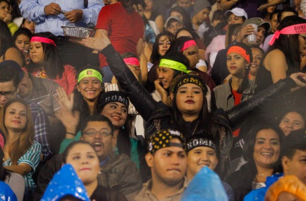 Romeo Santos flechó a las sampedranas