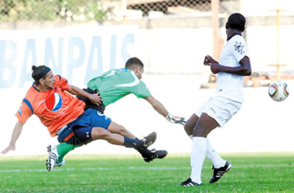 El Tiburón sacudió al Motagua y es segundo