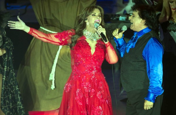 Reviven Juan Gabriel y Lucía Méndez su alma en pena  
