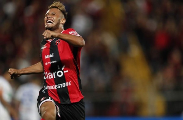 Alex López marcó su primer gol en Costa Rica y Alajuelense goleó