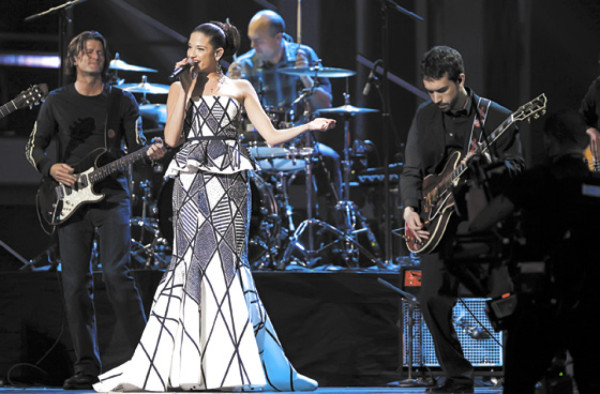 Juan Gabriel estremece los Grammy Latinos 2009