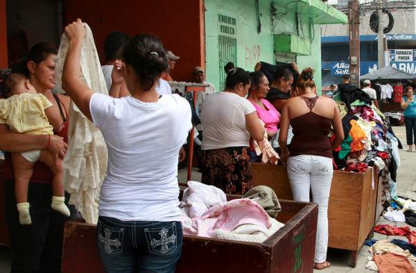 Al año abren 20 tiendas de ropa usada en la ciudad