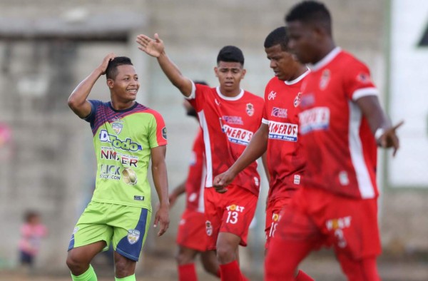 Real Sociedad fue goleado por Real de Minas y sigue sin alejarse del descenso