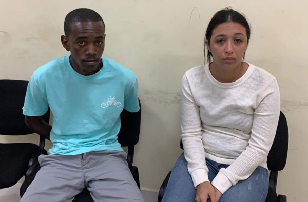 Dictan detención judicial a pareja capturada por narcomenudeo en Roatán  